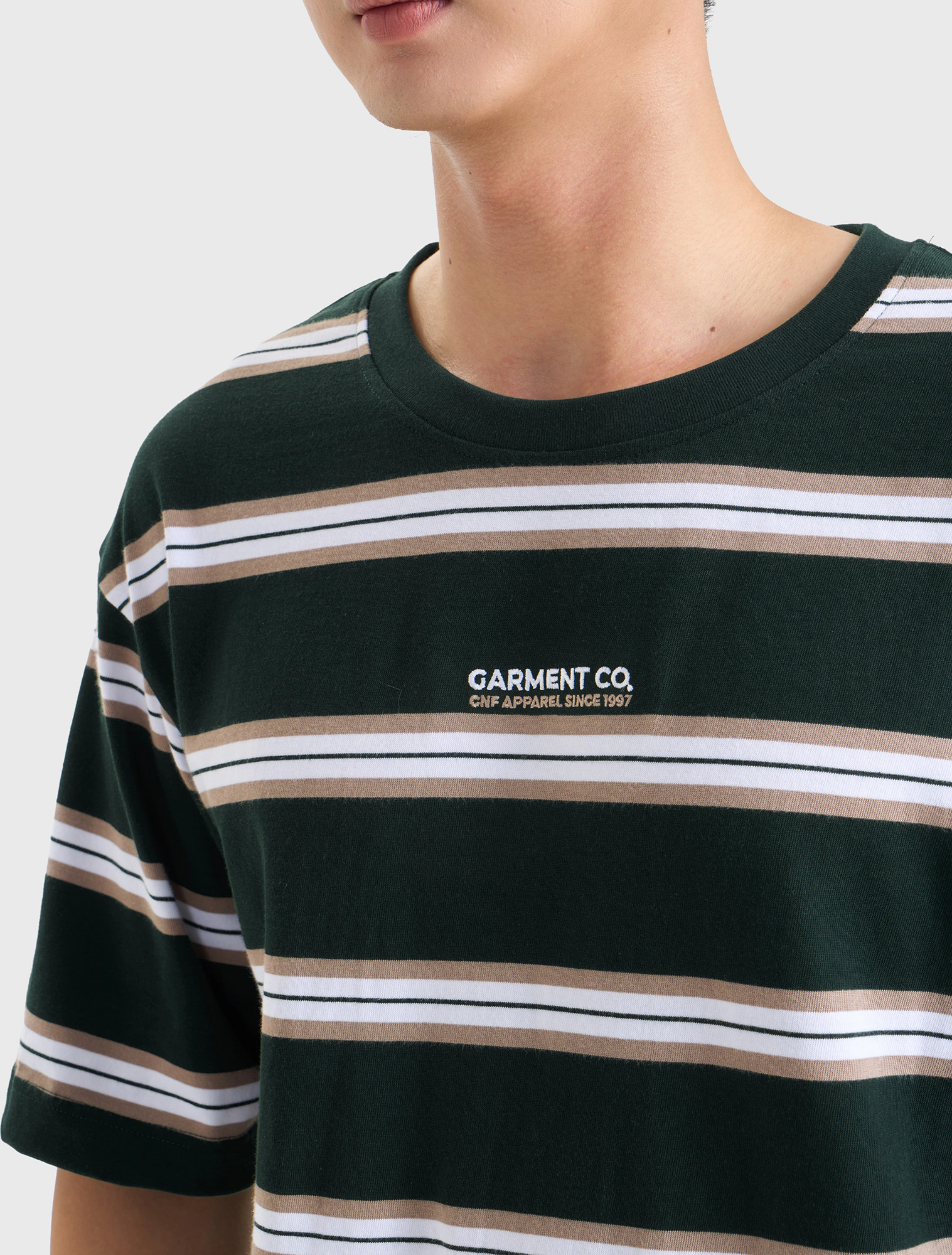 ao-phong-nam-cotton-phoi-ke-dang-rong-2-coton-3.webp